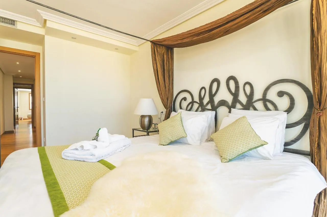 Arrecife Sands- Seafront Apartment - Sea Views - Private Underground Parking