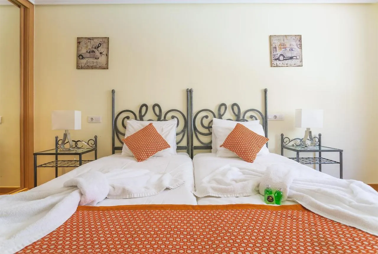 Arrecife Sands- Seafront Apartment - Sea Views - Private Underground Parking  Арресифе